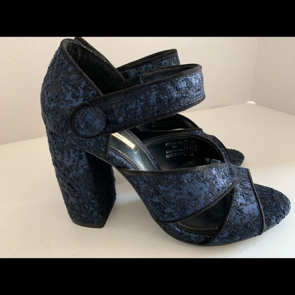 Zara Basic Tapestry Block Heels, size 36/6 - Picture 6 of 8